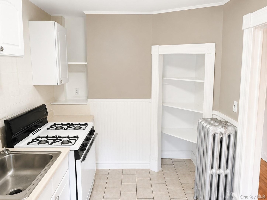 115 Vineyard Avenue - Photo 1