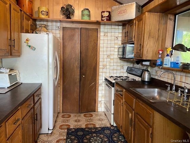 739 Lake View Drive - Photo 5