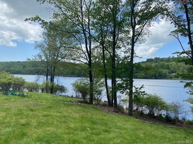 739 Lake View Drive - Photo 17