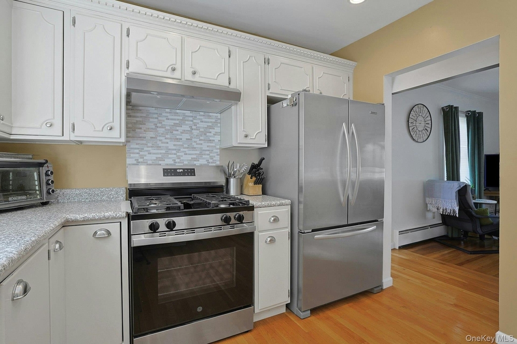 1 Grover Avenue - Photo 4