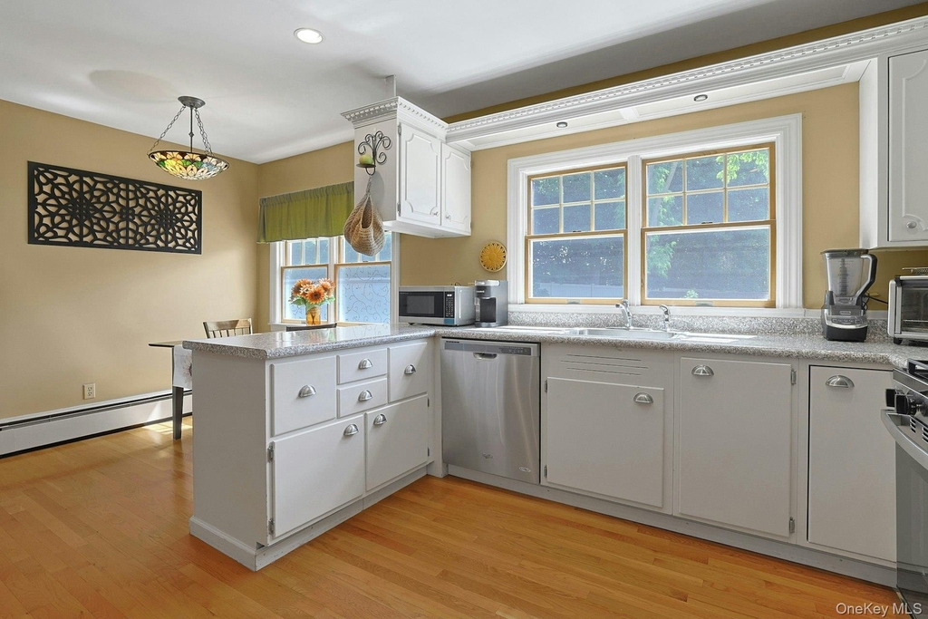 1 Grover Avenue - Photo 6