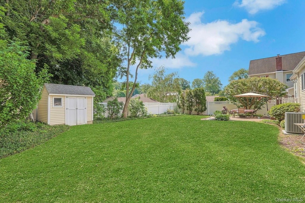1 Grover Avenue - Photo 26