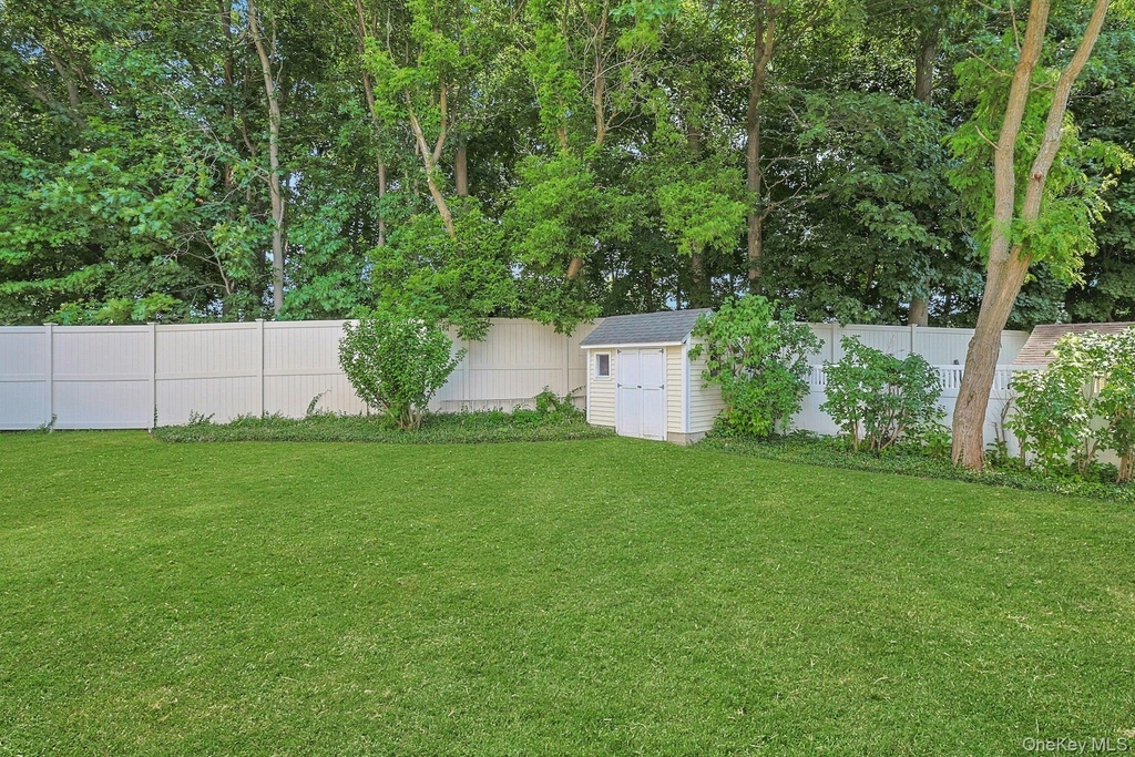 1 Grover Avenue - Photo 25