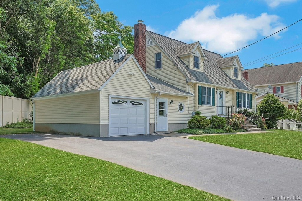 1 Grover Avenue - Photo 2