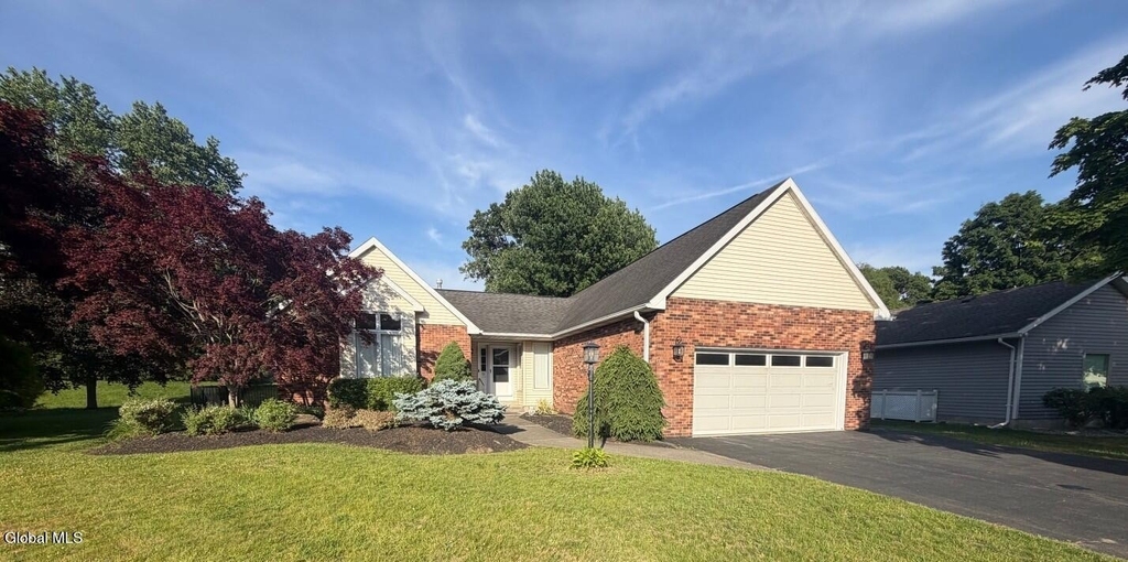 53 Huntleigh Drive - Photo 0