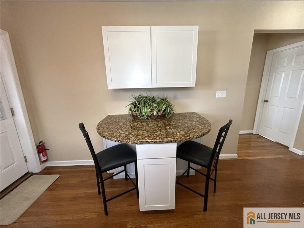 586 Jacques Street - Photo 6