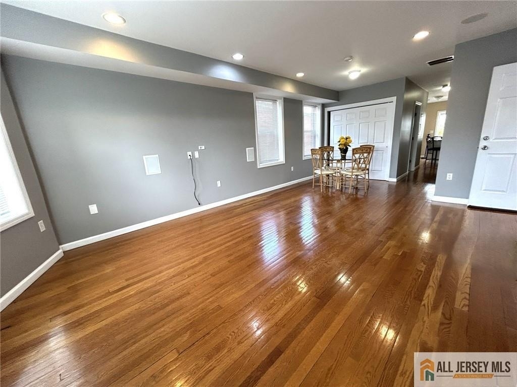 586 Jacques Street - Photo 3