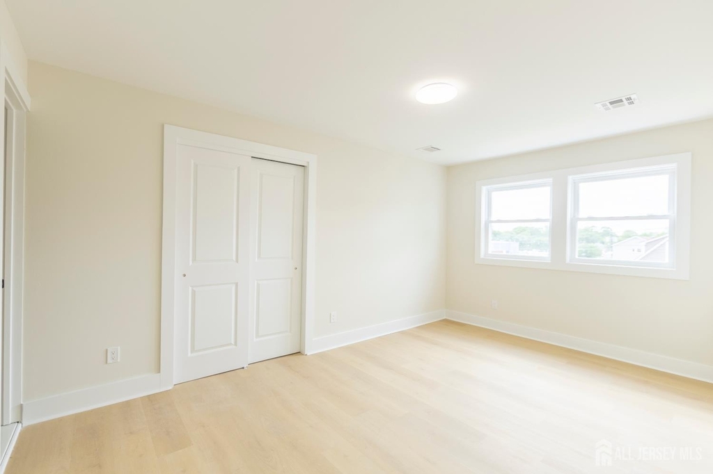450 Packer Place - Photo 15