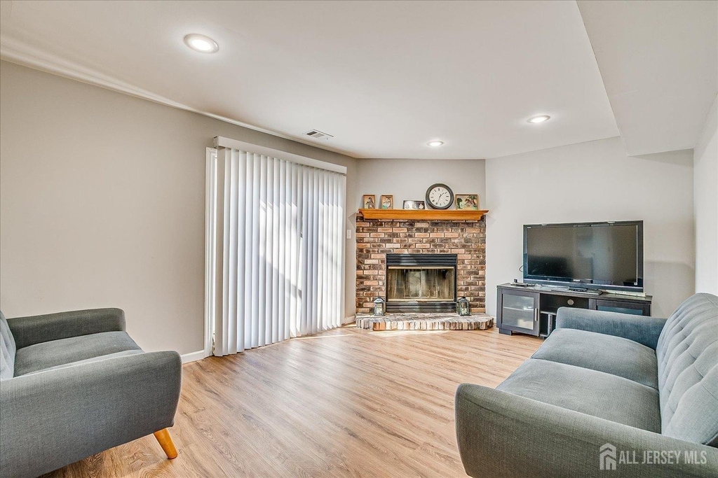 79 Beechwood Avenue - Photo 17