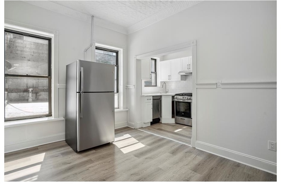 211 5th Avenue - Photo 2