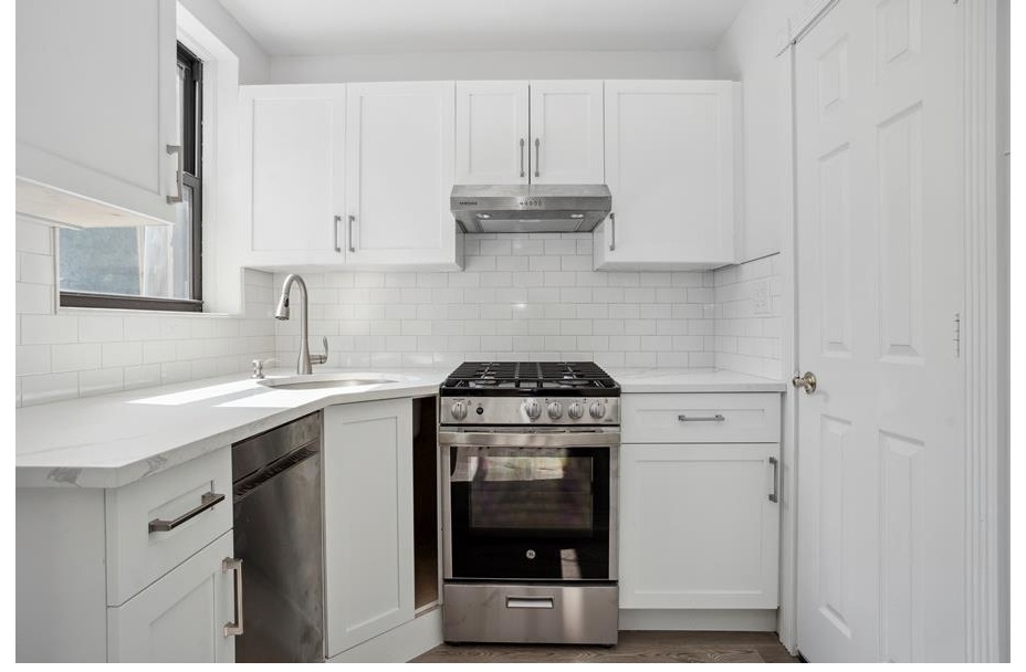 211 5th Avenue - Photo 3