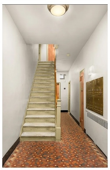 225 W 15th Street - Photo 6