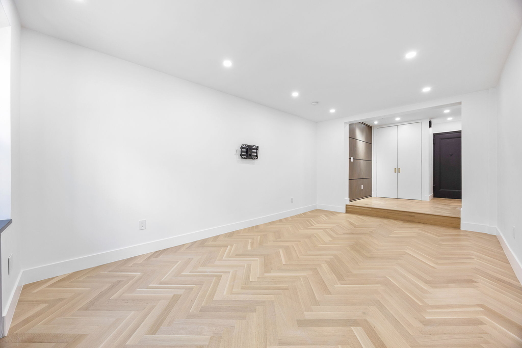 25 Minetta Lane - Photo 7