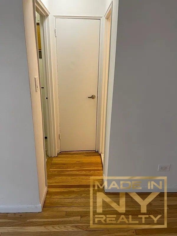 327 W 30th Street - Photo 6