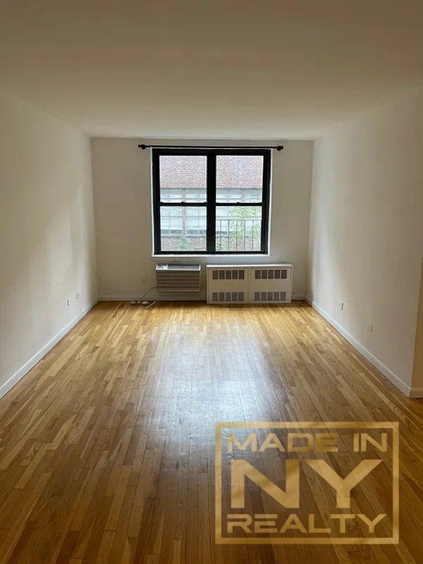 327 W 30th Street - Photo 0