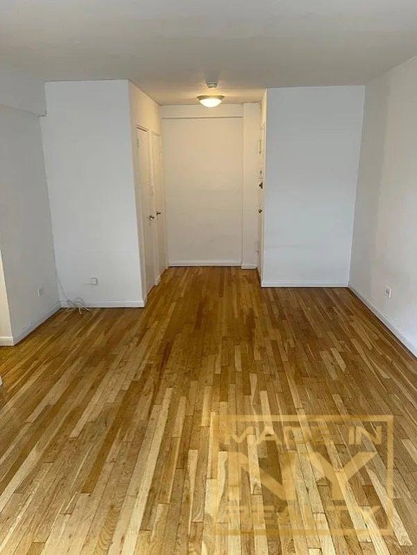 327 W 30th Street - Photo 1