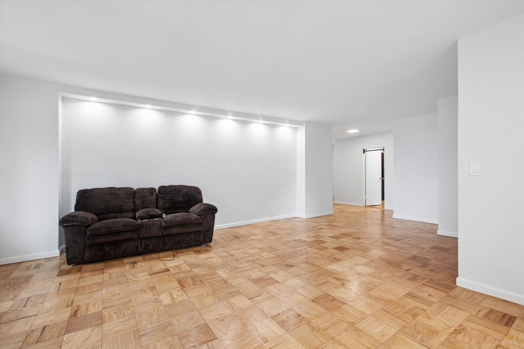 159 W 53rd Street - Photo 3