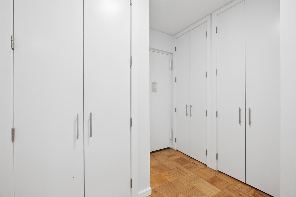 159 W 53rd Street - Photo 4