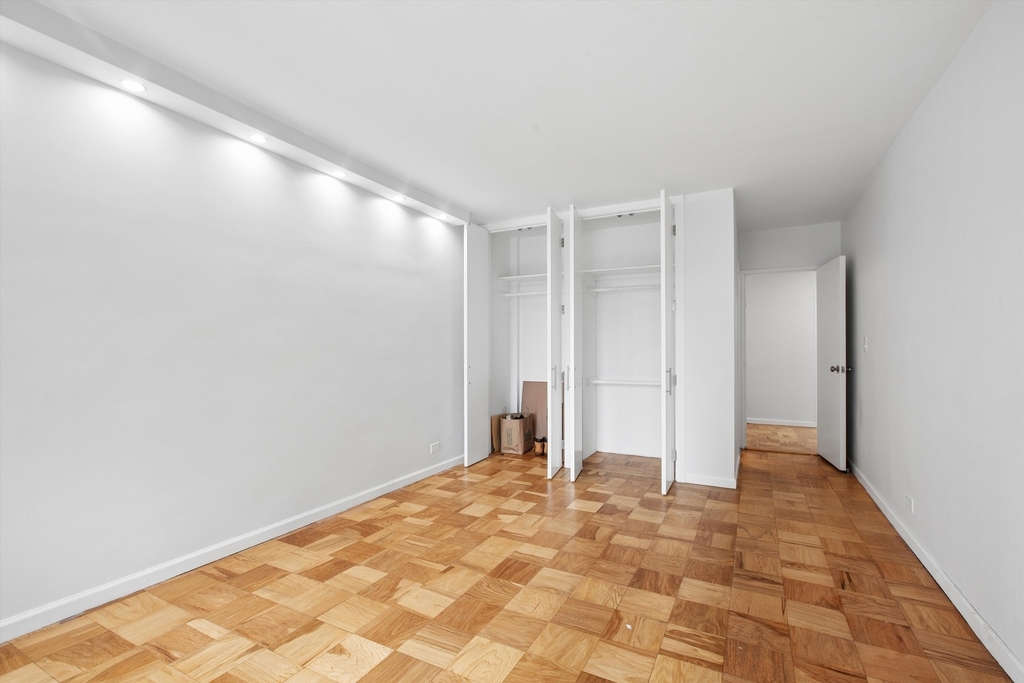 159 W 53rd Street - Photo 10