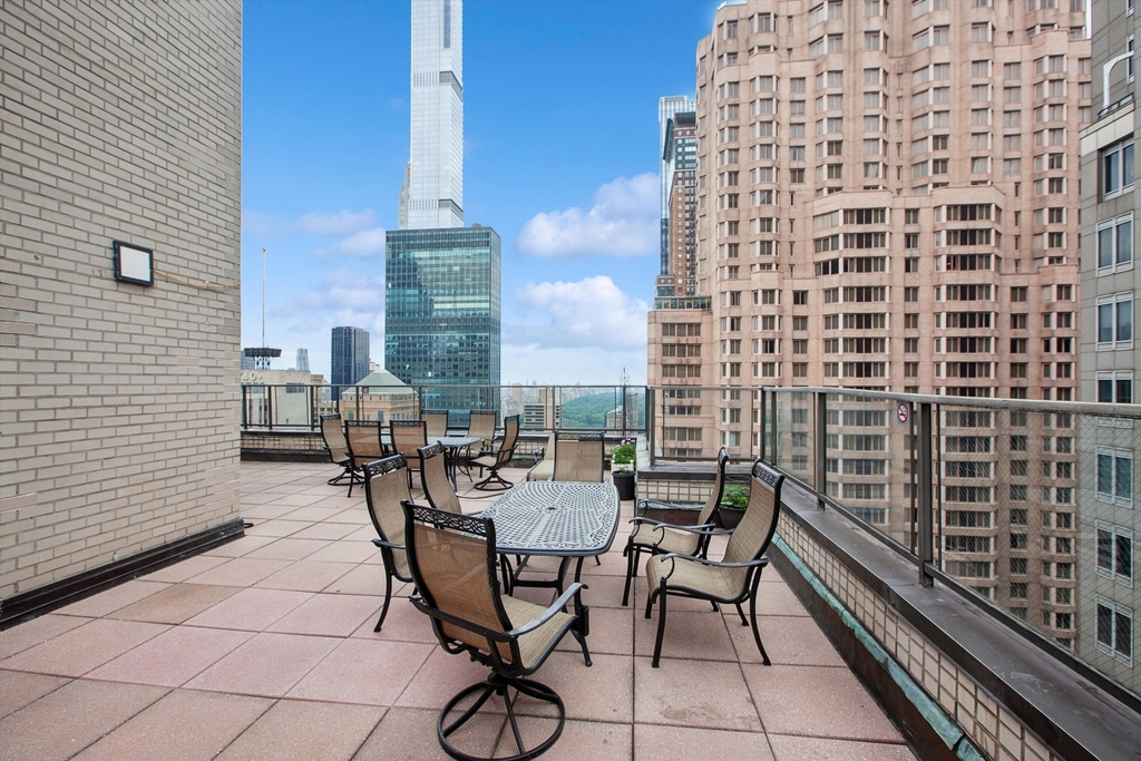 159 W 53rd Street - Photo 19