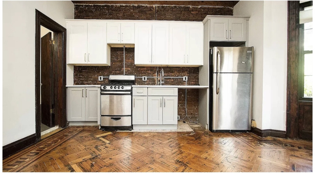 28 Stuyvesant Avenue - Photo 1