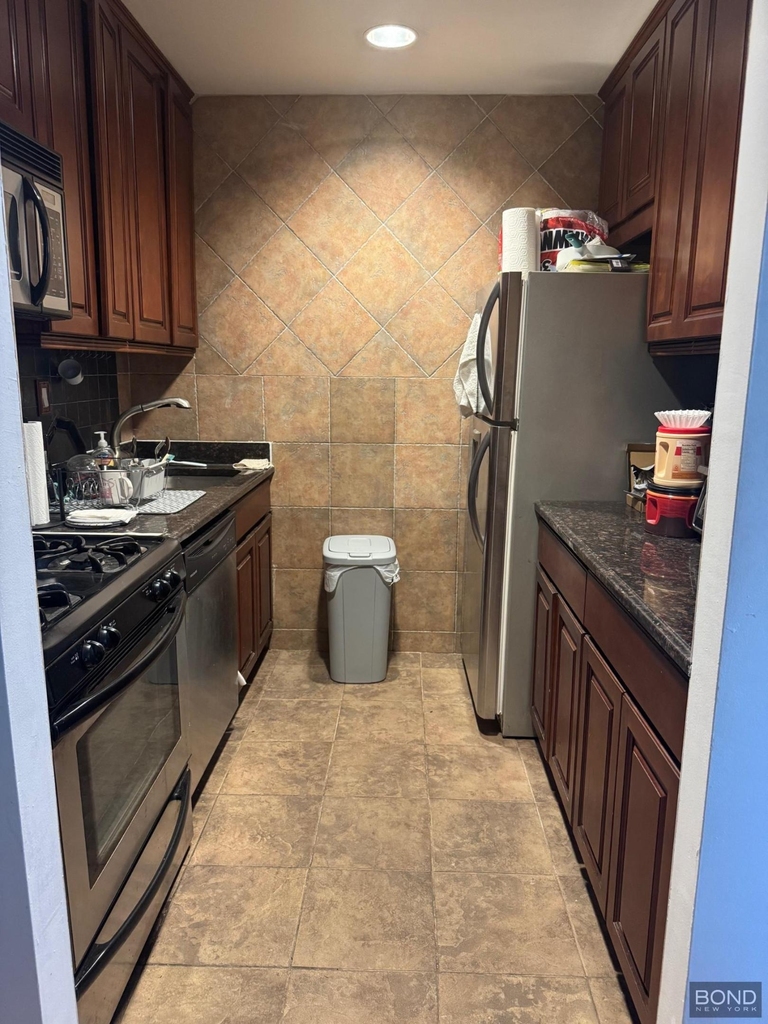 80 Elizabeth Street - Photo 1