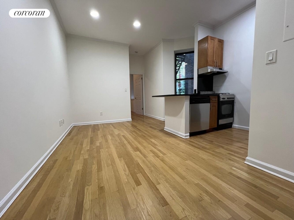 130 E 93rd Street - Photo 0