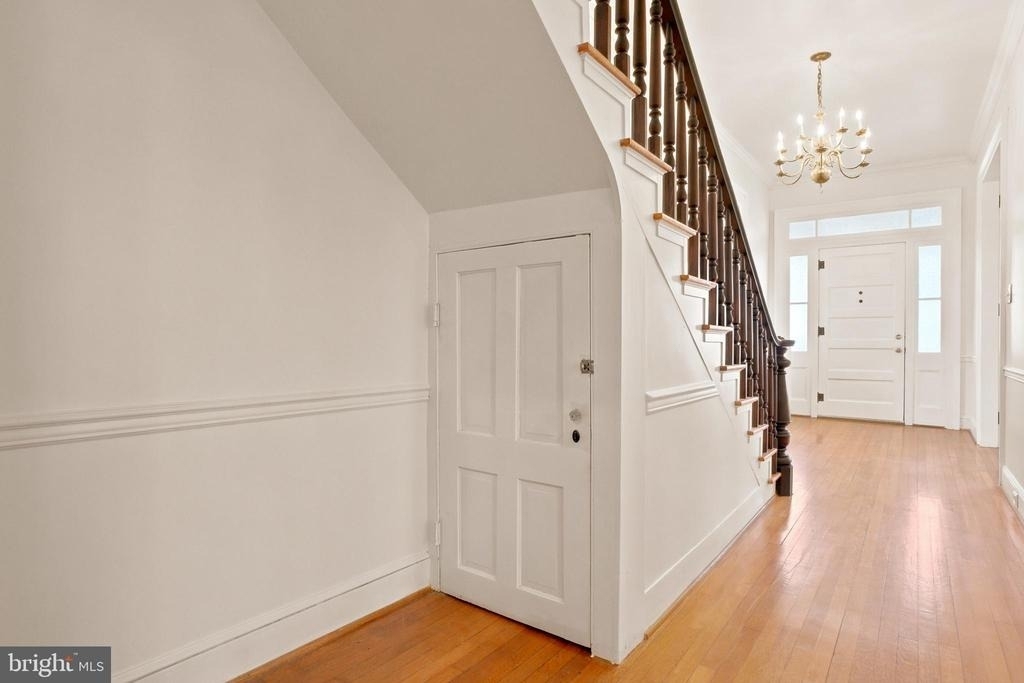 209 N Washington Street - Photo 9