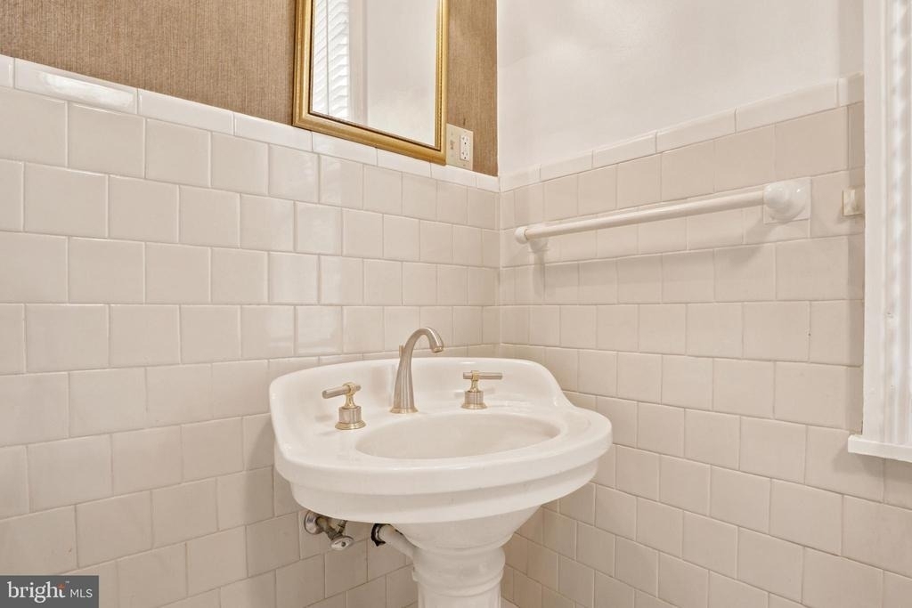 209 N Washington Street - Photo 41