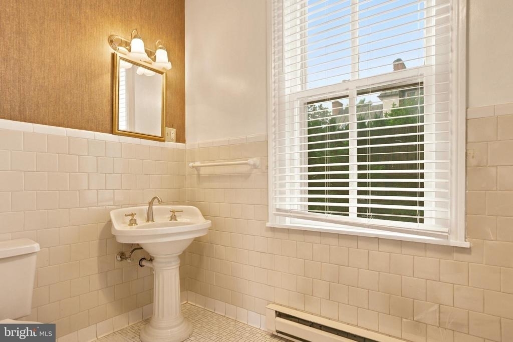 209 N Washington Street - Photo 39