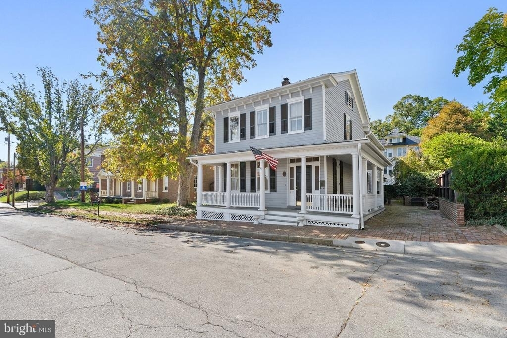 209 N Washington Street - Photo 1