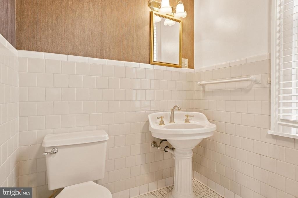 209 N Washington Street - Photo 38