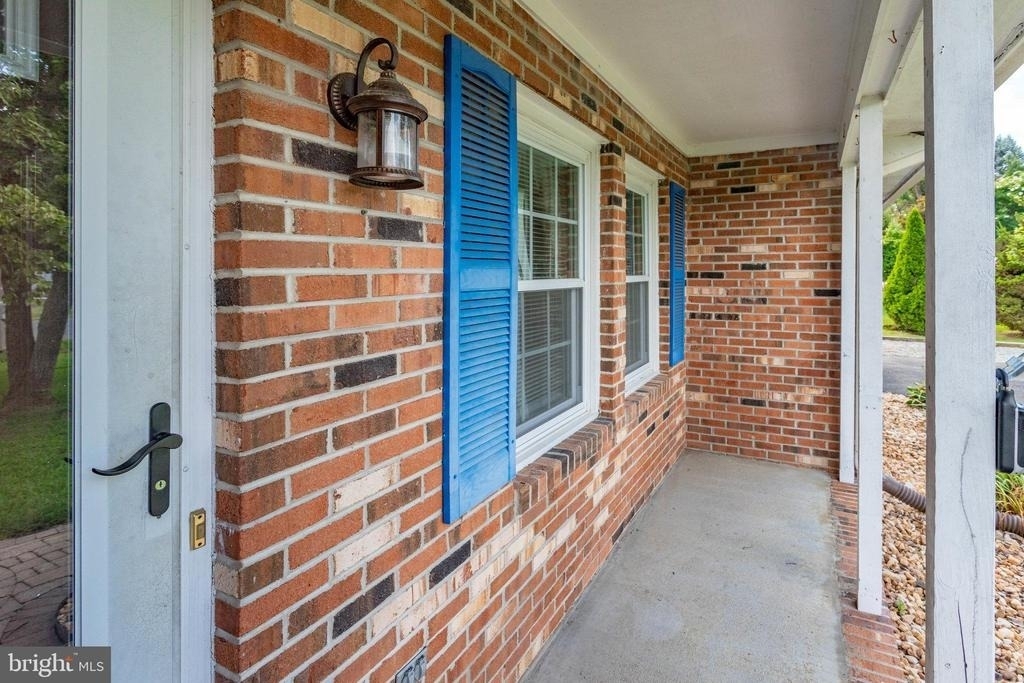 209 Raintree Boulevard - Photo 4