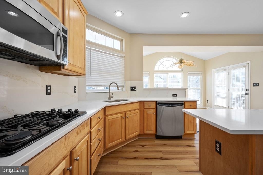 9320 Birch Cliff Drive - Photo 27