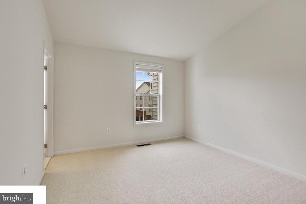 43140 Whelplehill Terrace - Photo 16