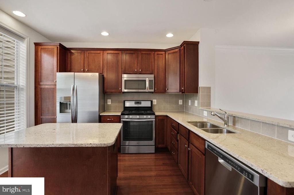 43140 Whelplehill Terrace - Photo 2