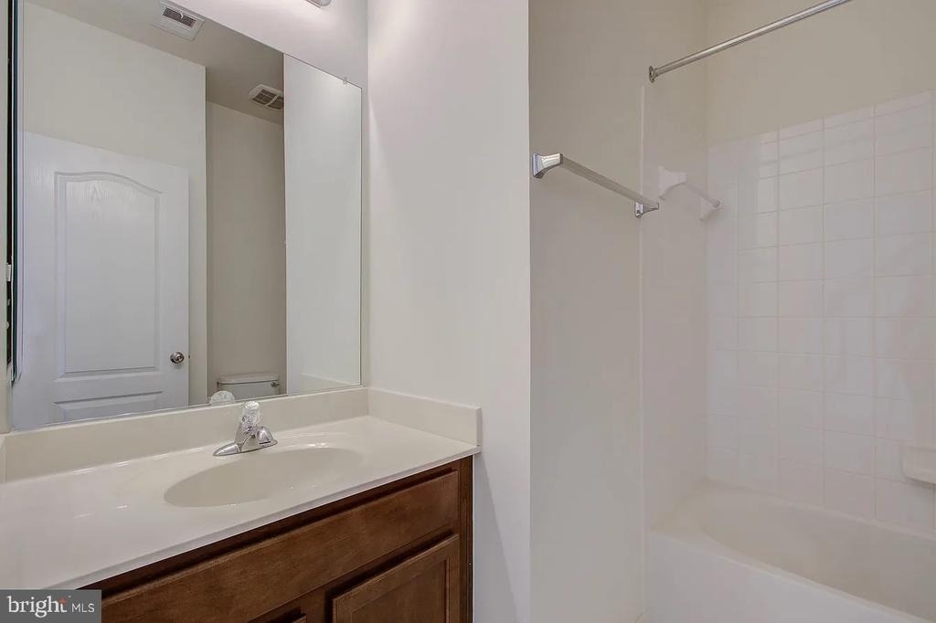 22648 Vienna Terrace - Photo 20