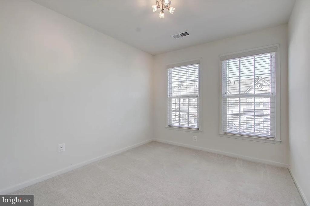 22648 Vienna Terrace - Photo 12