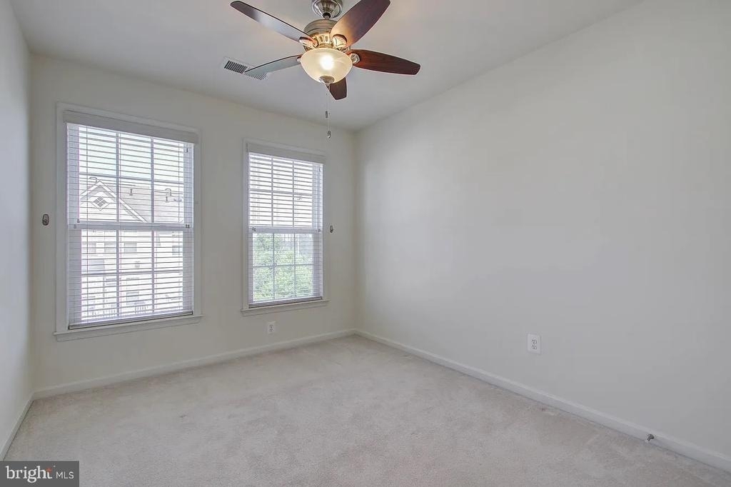 22648 Vienna Terrace - Photo 24