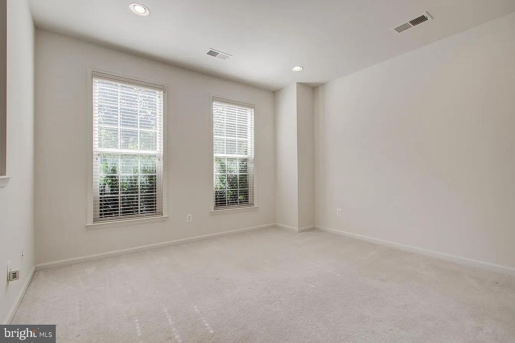 22648 Vienna Terrace - Photo 3
