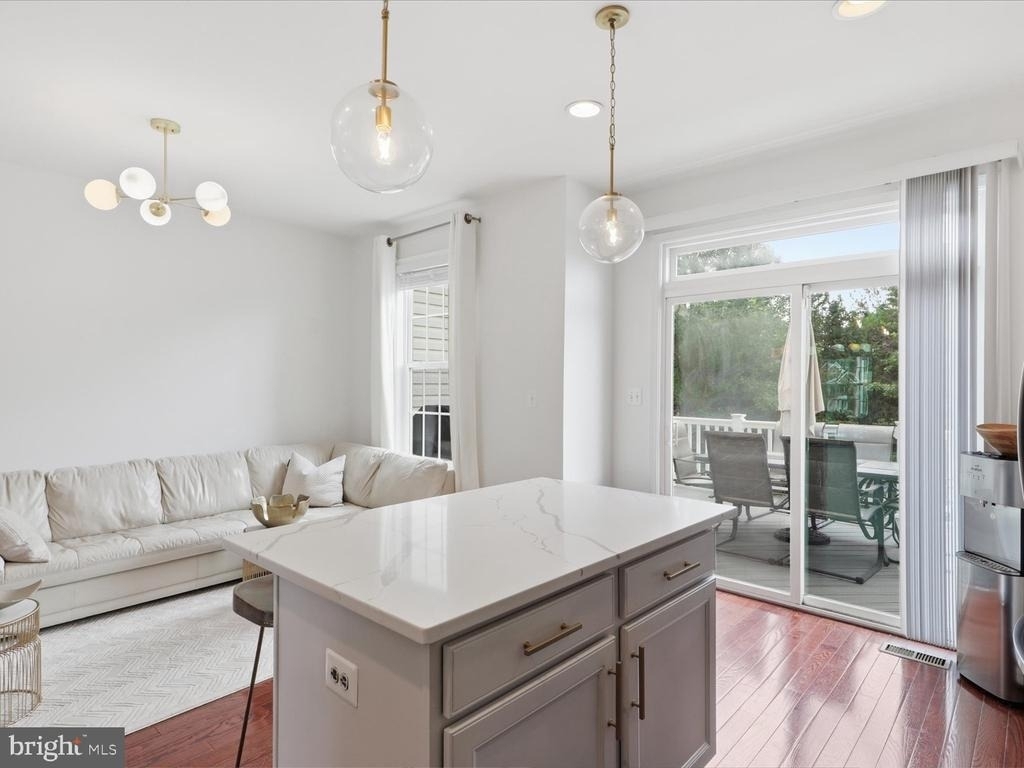 25114 Harpenden Terrace - Photo 9