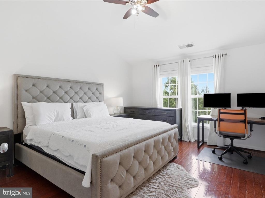 25114 Harpenden Terrace - Photo 12