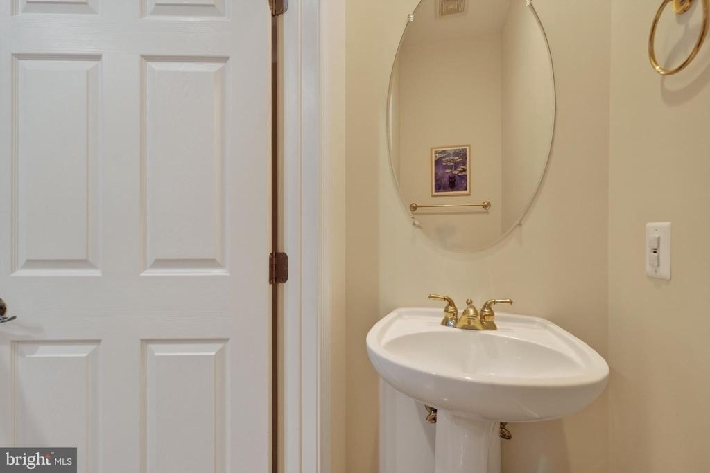 8814 Hunting Lodge Court - Photo 28