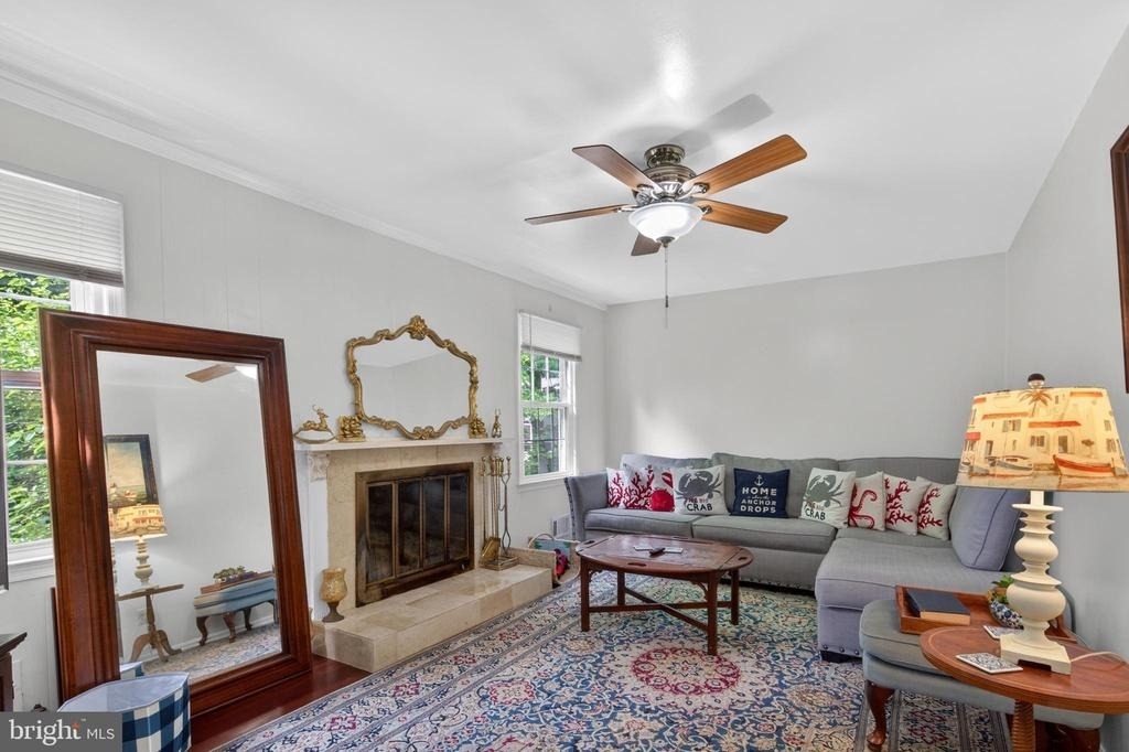 8815 Newport Court - Photo 9