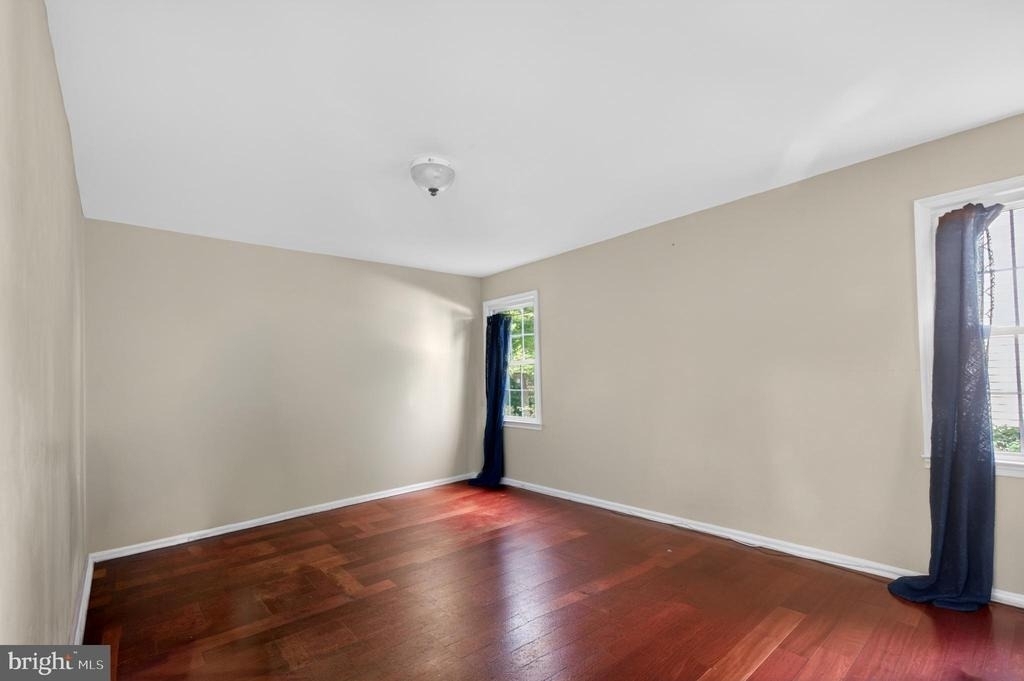 8815 Newport Court - Photo 5