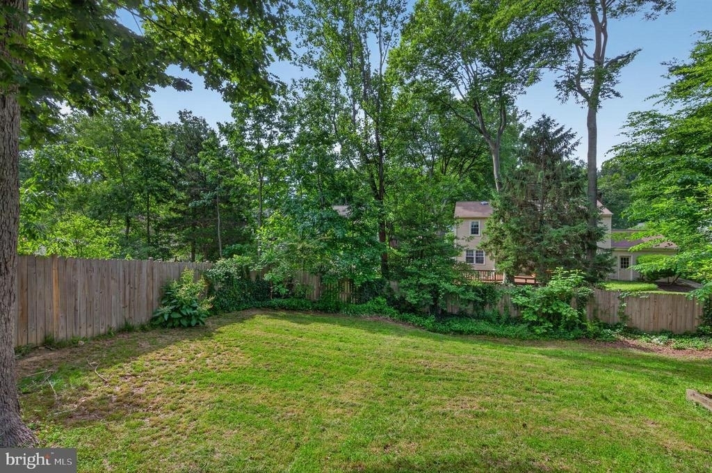 8815 Newport Court - Photo 28