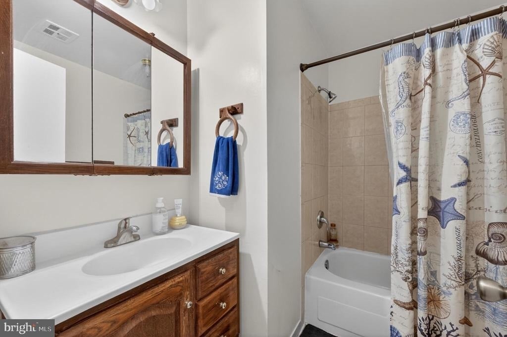 8815 Newport Court - Photo 22