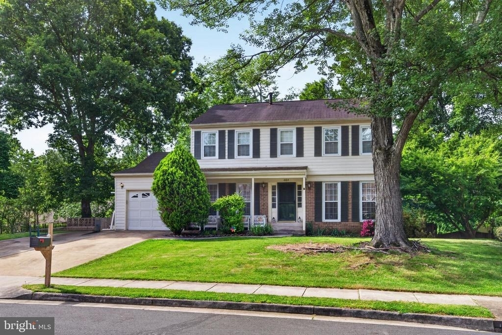 8815 Newport Court - Photo 1