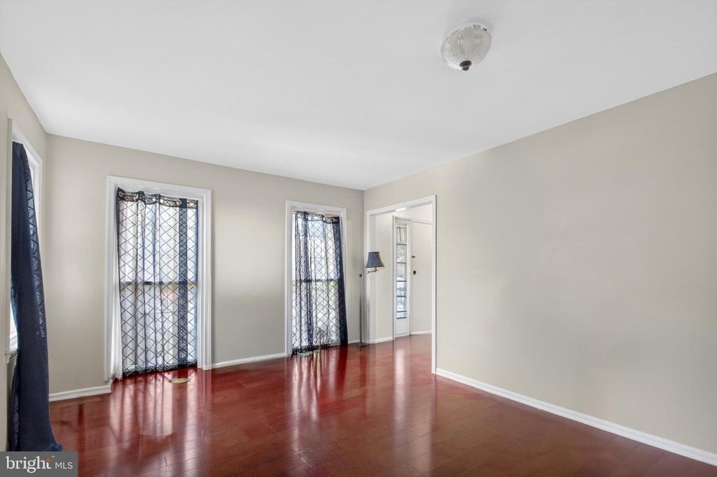 8815 Newport Court - Photo 4