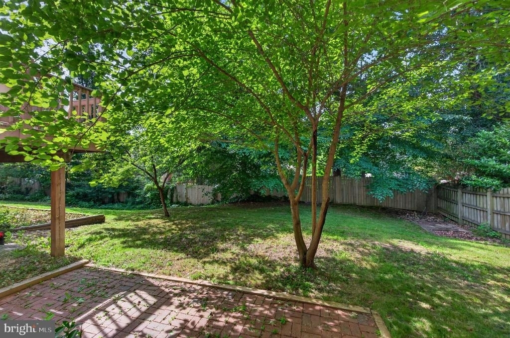 8815 Newport Court - Photo 15